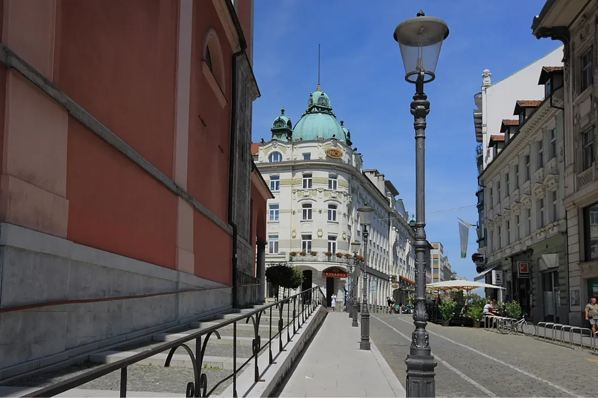Ulica v središču Ljubljane